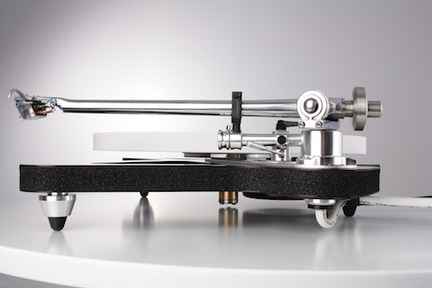 Rega_RP10-SIDE-VIEW-RB2000